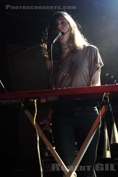 CHAIRLIFT - 2009-02-22 - PARIS - La Maroquinerie - Caroline Elizabeth Polachek